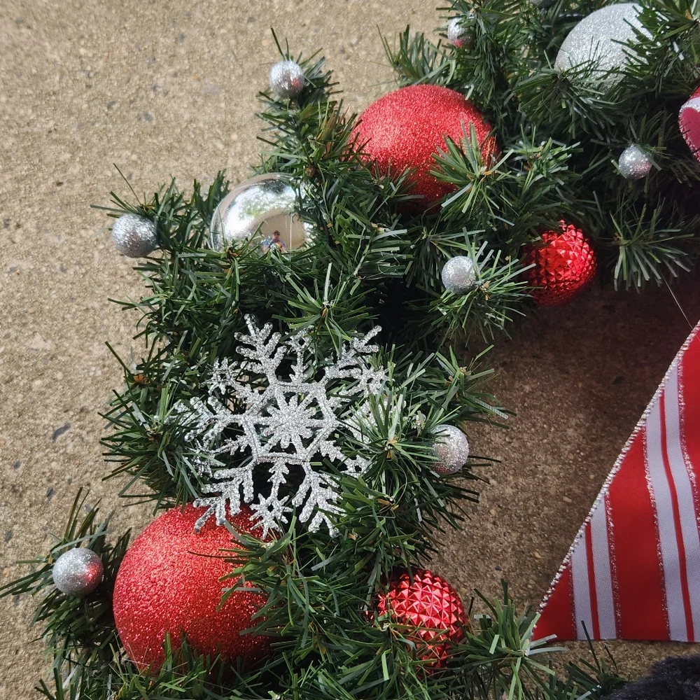 Cat in the Hat Red White Striped Christmas Wreath